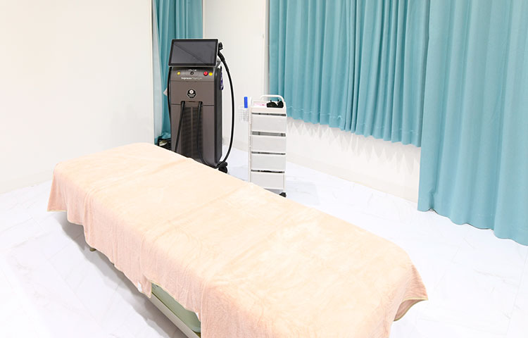 完全個室のクリニック施術ルーム